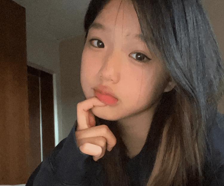 鍾麗緹14歲二女Jaden張思捷被網友封最清純星二代！娃娃初戀臉拍抖音片吸過140萬粉絲