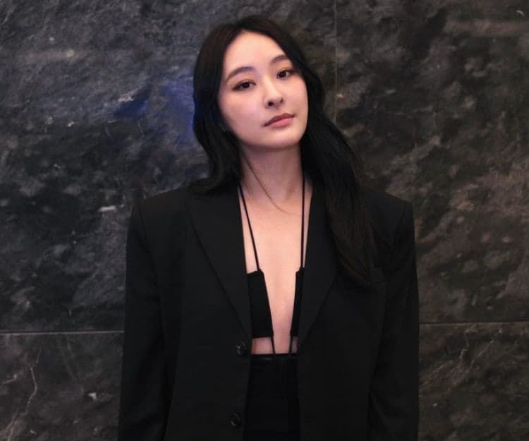 陳瀅衣著又出事？「口罩」遮心口look被串似屯門娜娜 回顧女神過往炒車造型