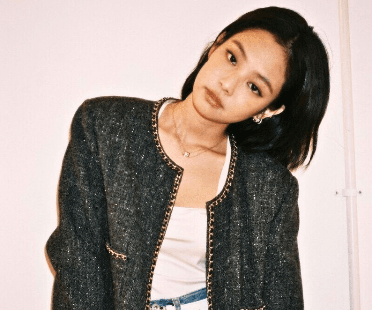 Jennie名牌飾物4大穿搭技巧：最愛選簡約經典款飾物混戴！撞色疊戴也不怕奇怪、日常至職場百搭使用