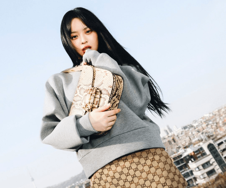 【#shebrands】Gucci受新生代年輕人熱捧！NewJeans Hanni、IU、朴宰範、肖戰相繼代言齊用Horsebit 1955！關於Gucci 經典名牌手袋3件事：為何用馬銜扣？熱賣款式最平不需1萬