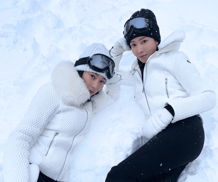 滑雪運動時尚熱潮！如何挑選4大滑雪裝備？時尚名牌滑雪好物推介︰LV滑雪鏡、Dior面罩、Hermès雪靴！金高銀必備巴拉克拉法帽保暖！