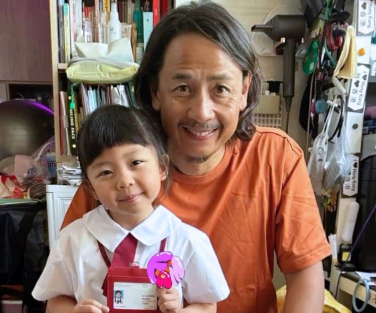 黃澤鋒6歲女兒小黃妃升小一！分享校服照揭升讀學校：有兩間Band 1聯繫中學升中前景理想